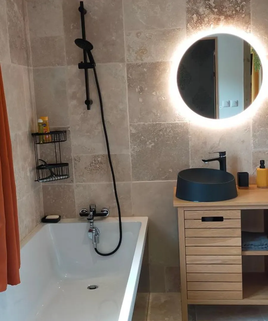 Le Studio De Luce Cerdon  0*, Cerdon (Ain)